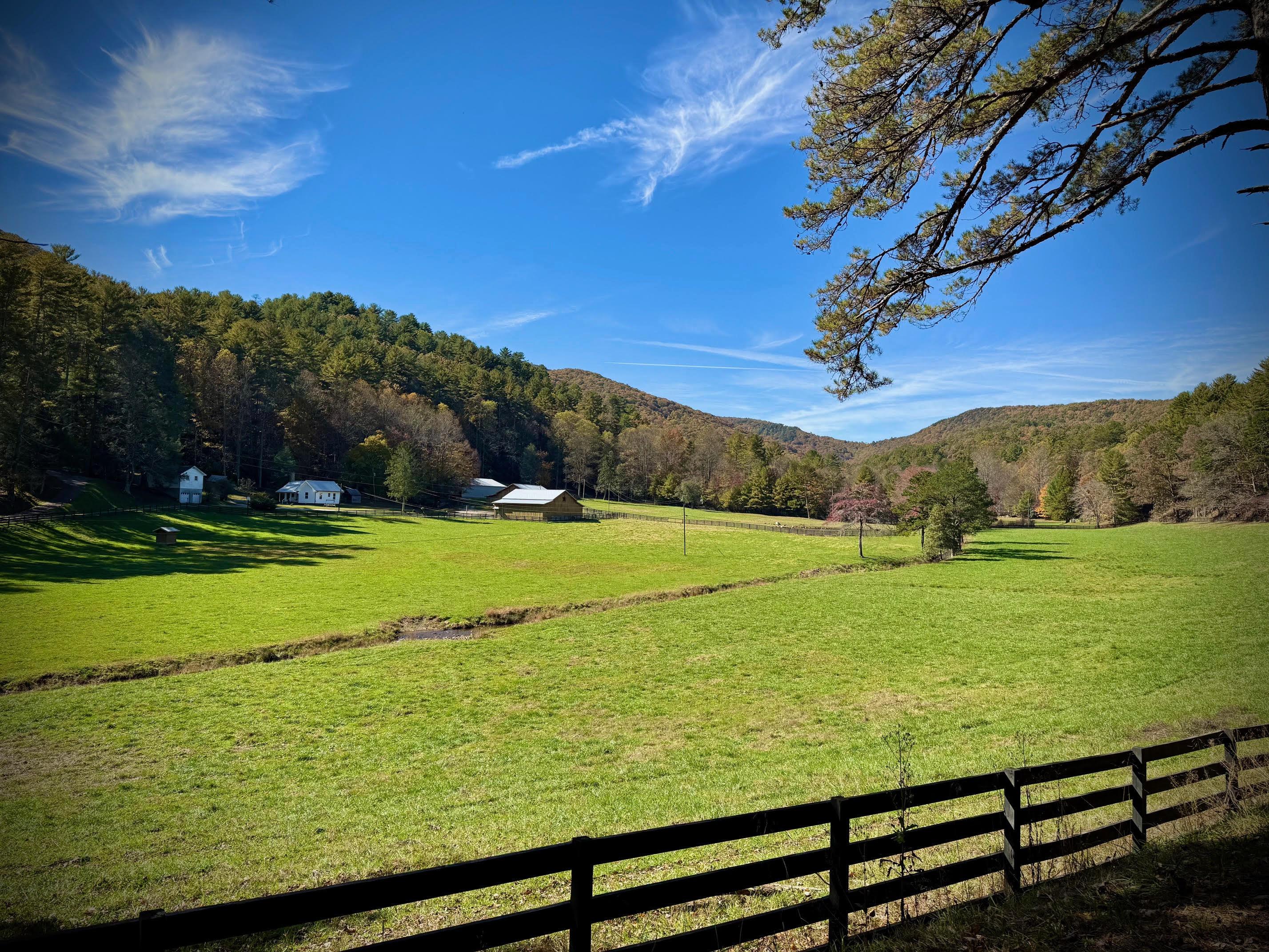 casa en Little Creek Ridge por Raines Residential