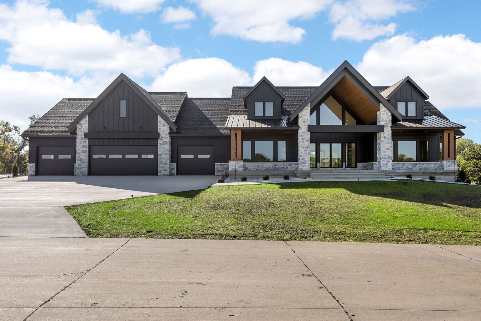 casa en Precision Builders por Precision Builders