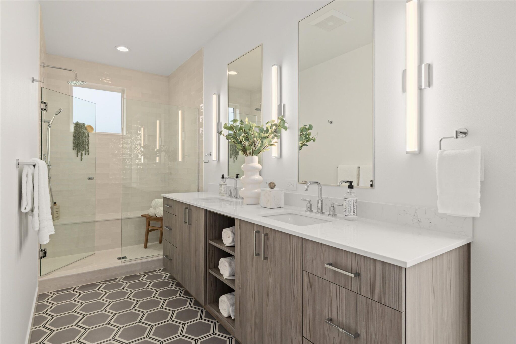 West Woodland Ballard por Mirra Homes, LLC en Seattle-Bellevue Washington