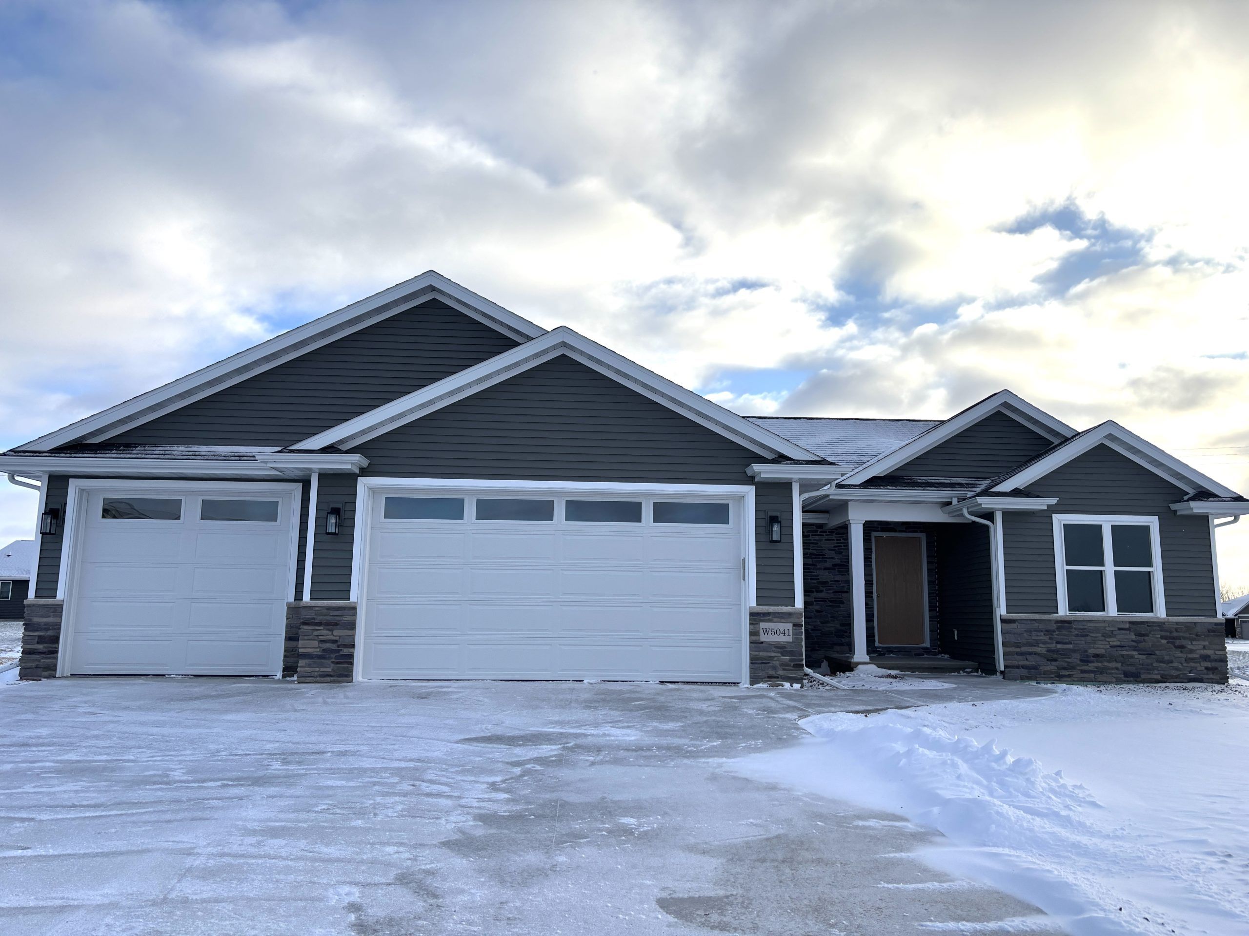 5143 Natures Way Dr. Sherwood, WI 54169