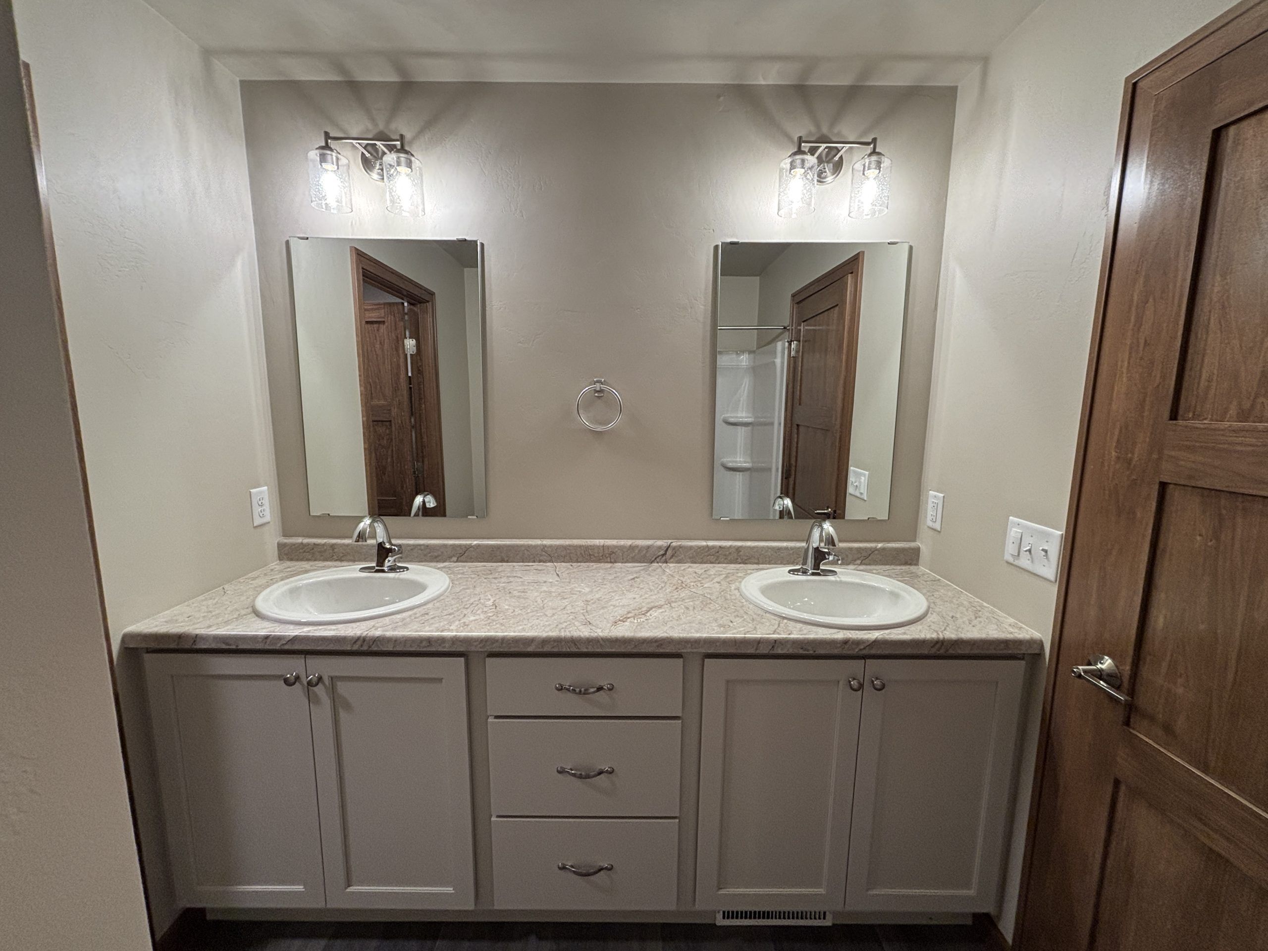 1748 Waterlefe Dr. Greenville, WI 54942