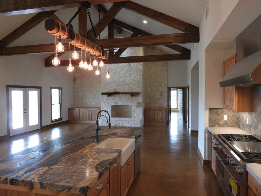 casa en Hill Country Classics Custom Homes por Hill Country Classics Custom Homes