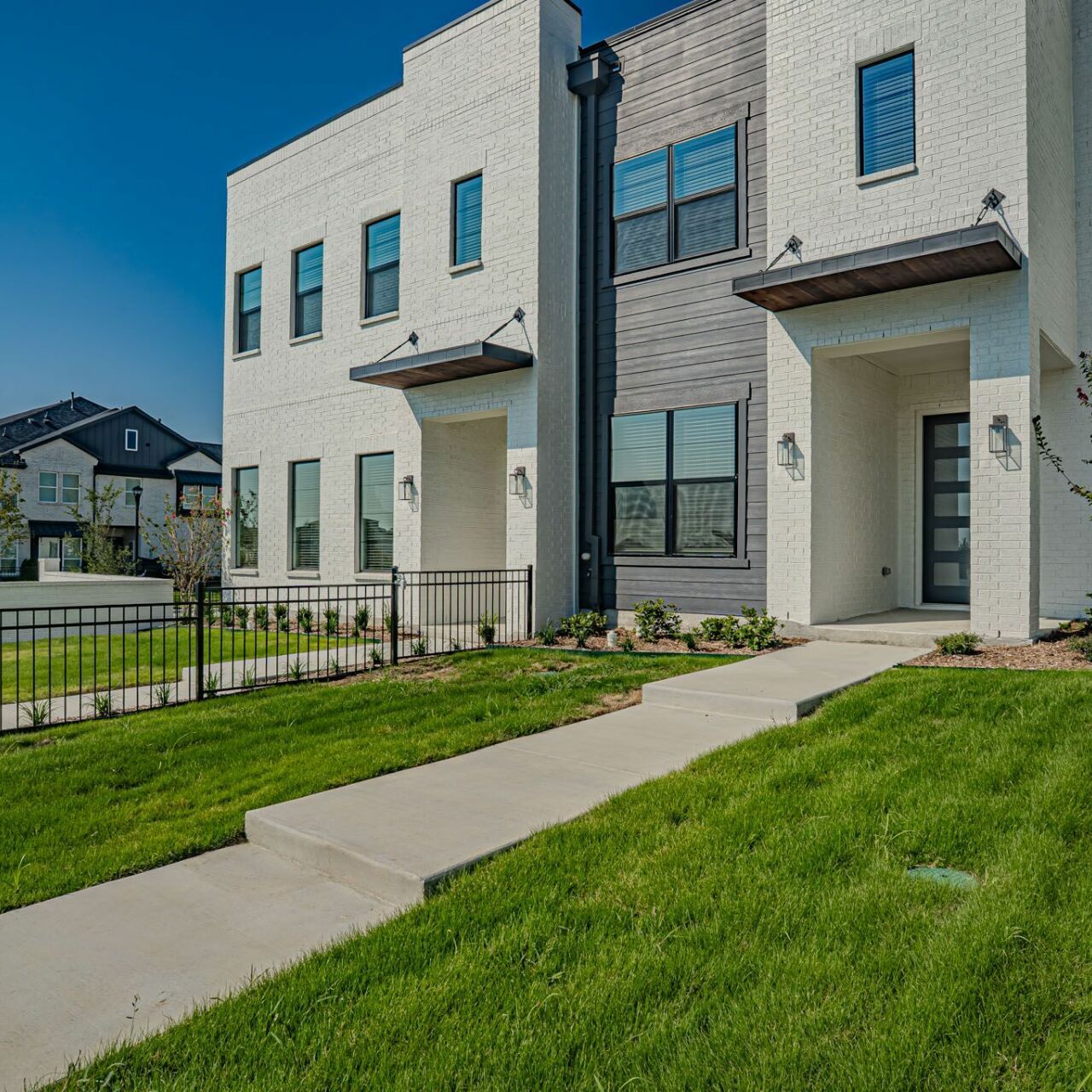 casa en Innovative & Timeless Model Homes IN Fort Worth, Texas por Village Homes