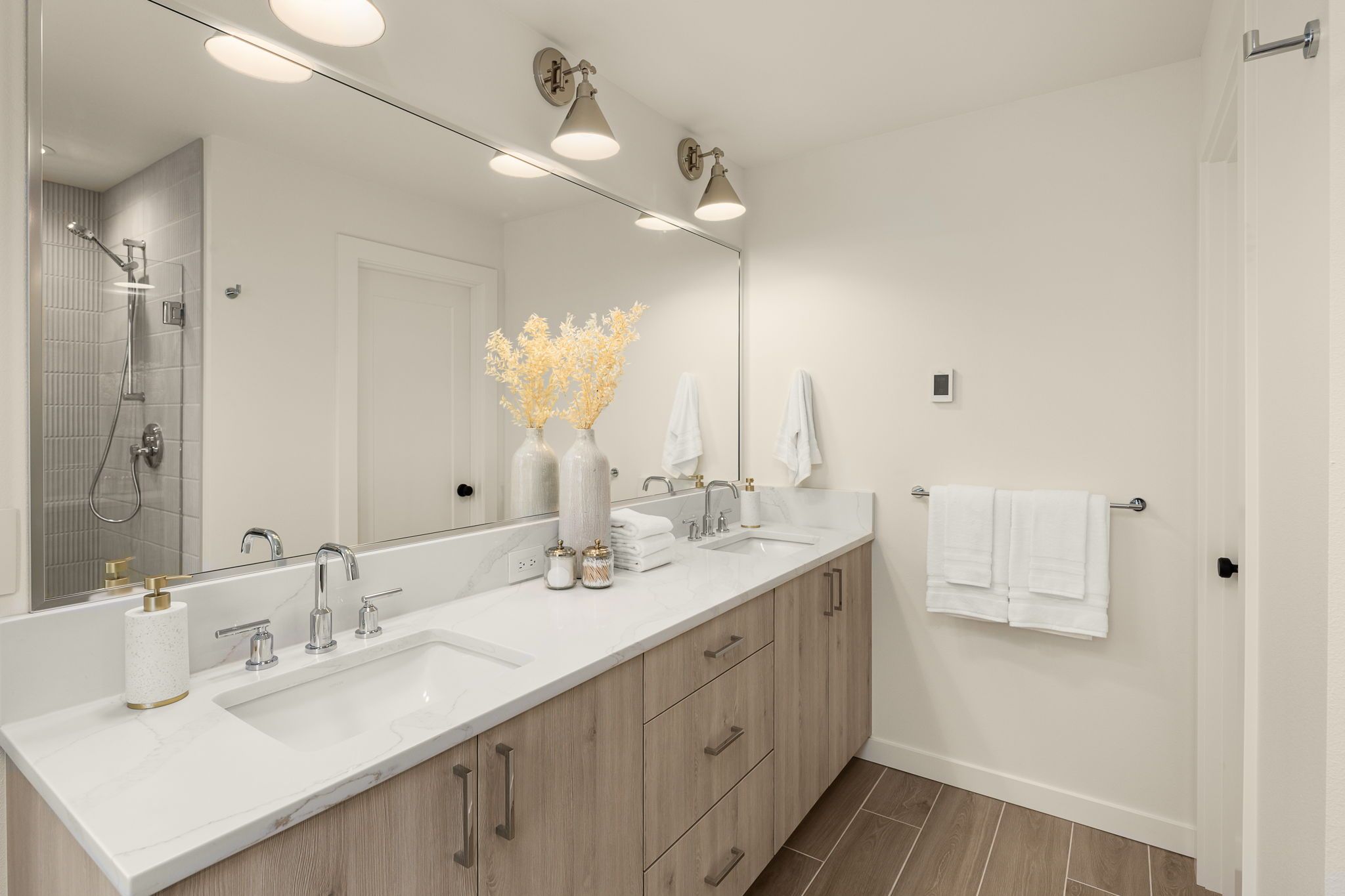 Kirkland Cottages por Mirra Homes, LLC en Seattle-Bellevue Washington