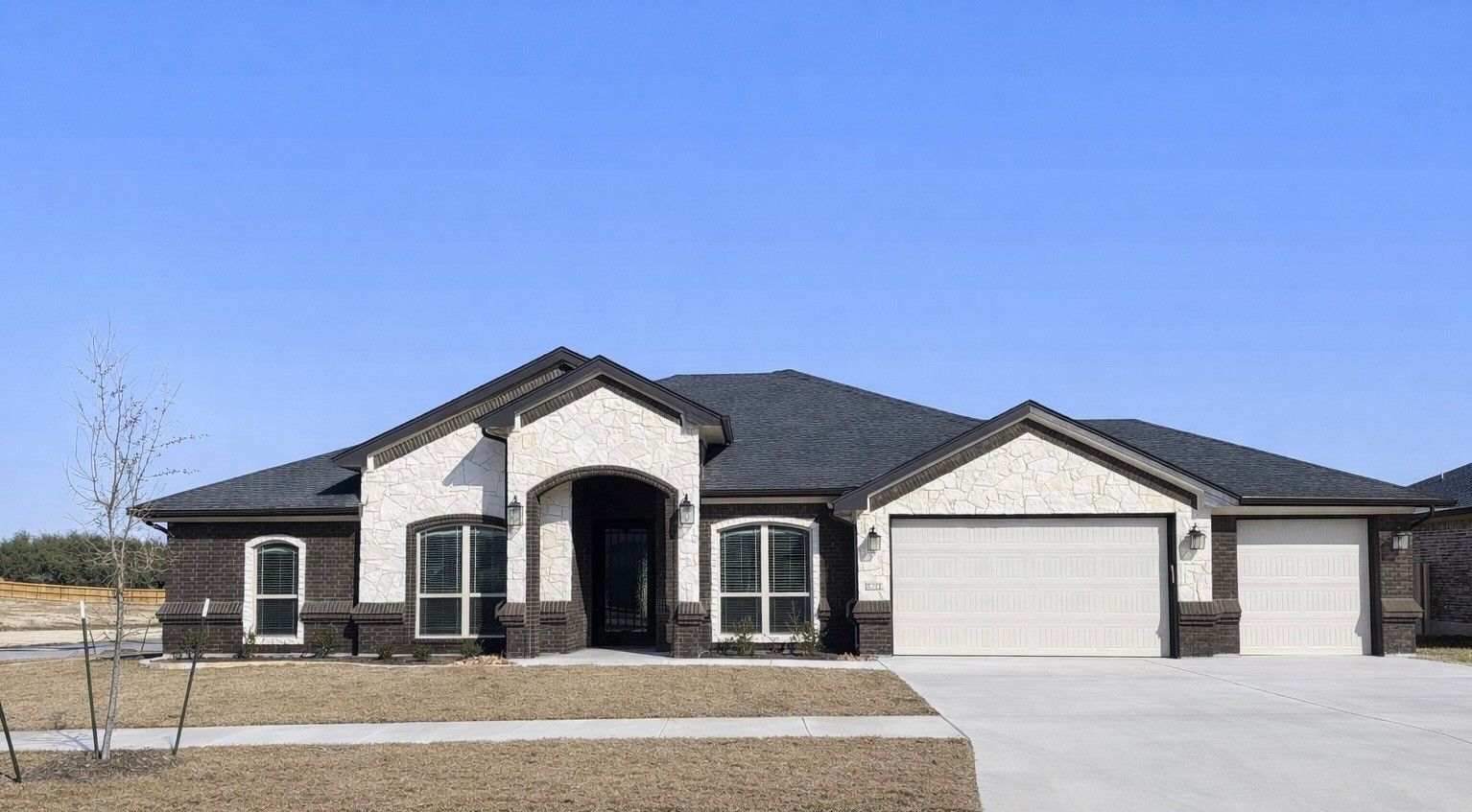 casa en Heritage Oaks por Carothers Homes