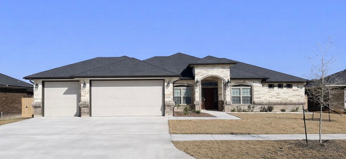 casa en Heritage Oaks por Carothers Homes