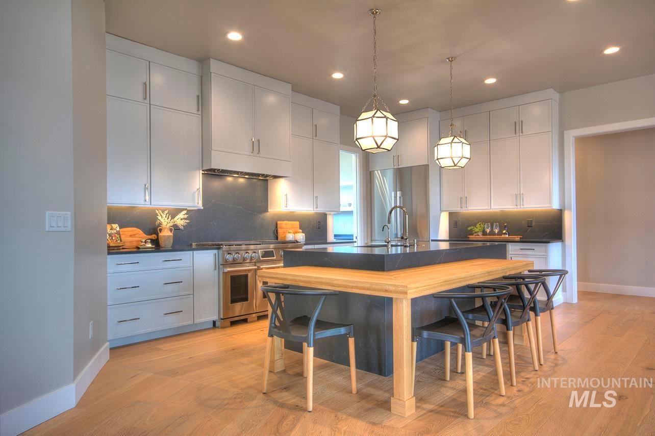 555 Century Ave Middleton. Middleton, ID 83644