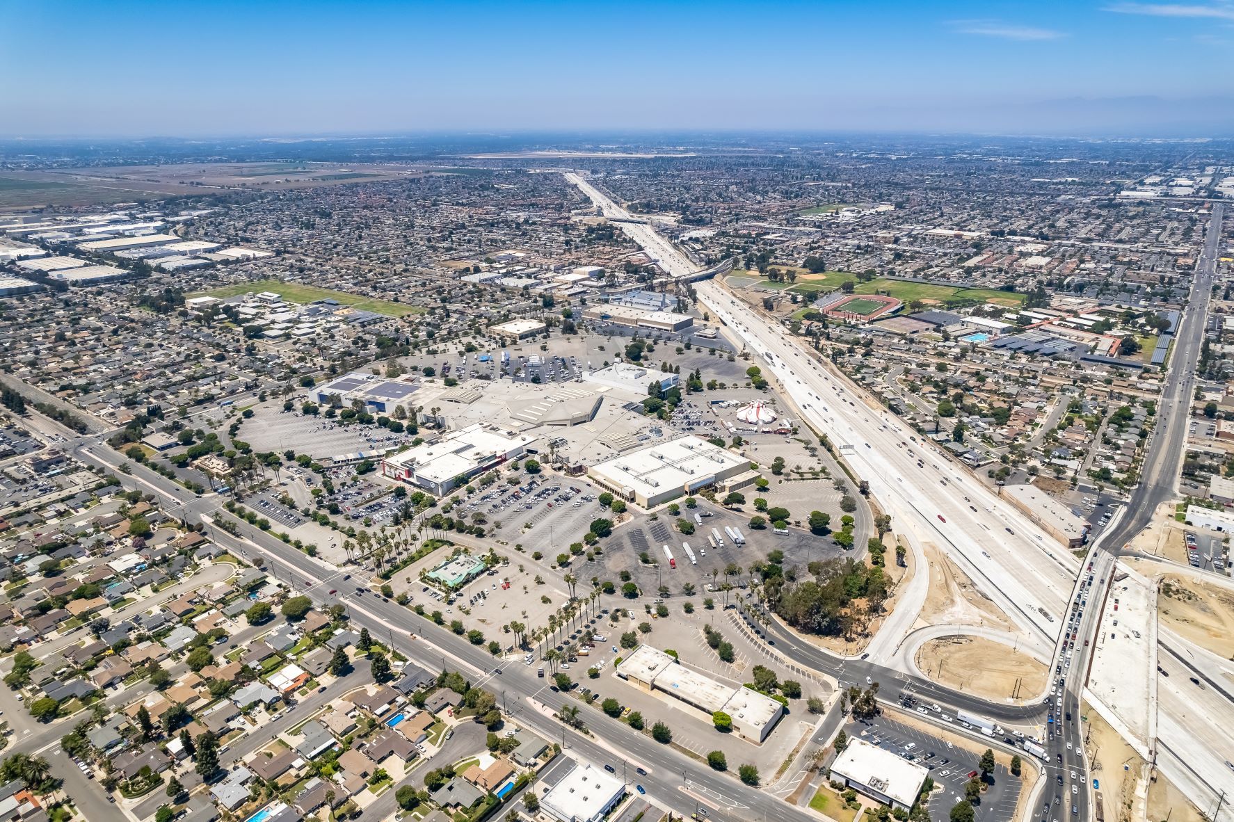 Bolsa Pacific At Westminster Westminster por Shopoff Realty Investments en Orange County California