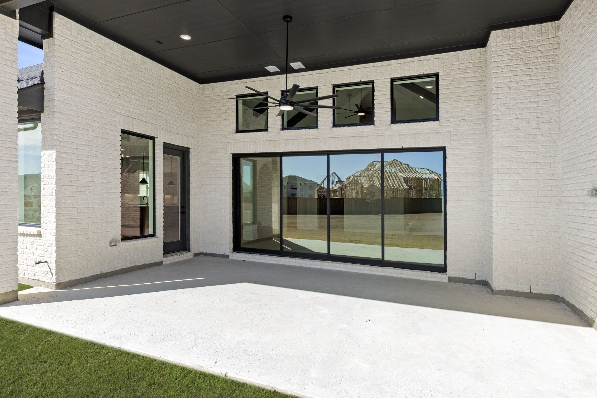 Mustang Lakes por Tradition Homes en Dallas Texas