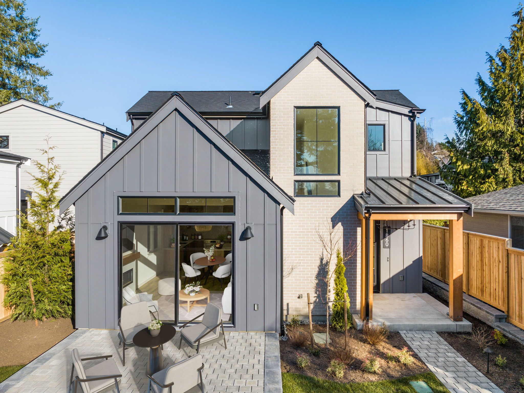 casa en Kirkland Cottages por Mirra Homes, LLC