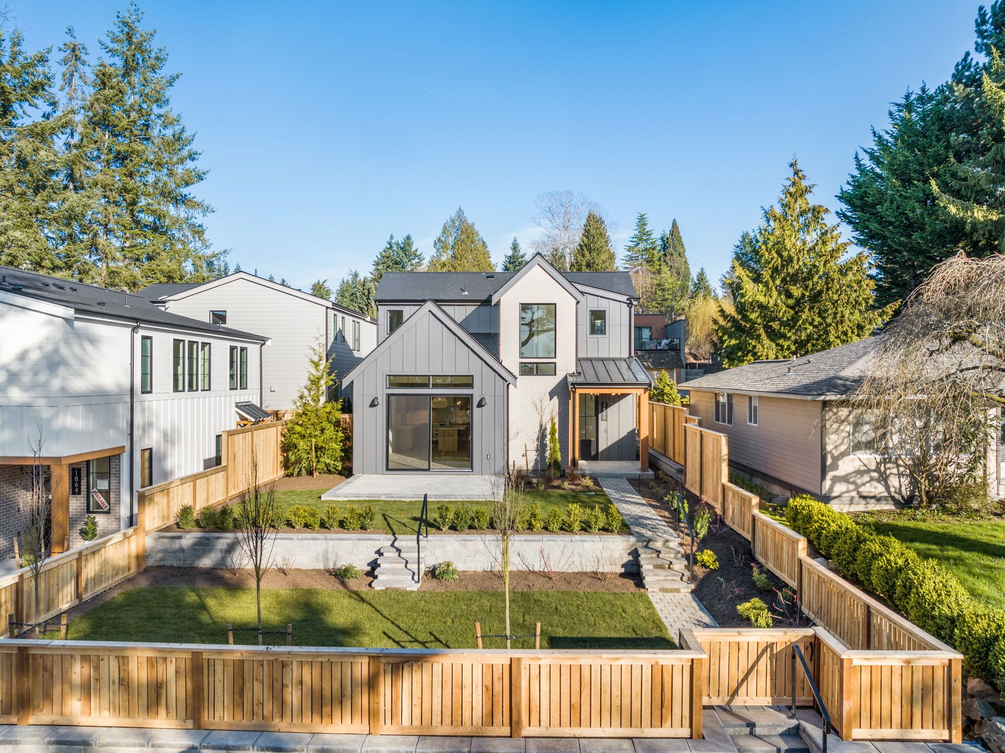 casa en Kirkland Cottages por Mirra Homes, LLC