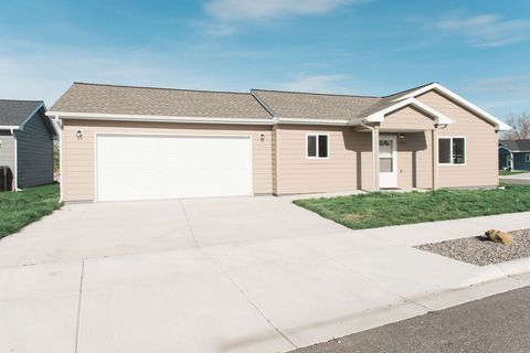 1518 Ping Circle. Billings, MT 59106