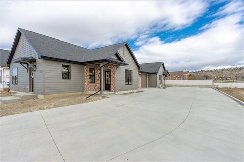5409 Apple Rose Unit 1 Lane. Billings, MT 59106