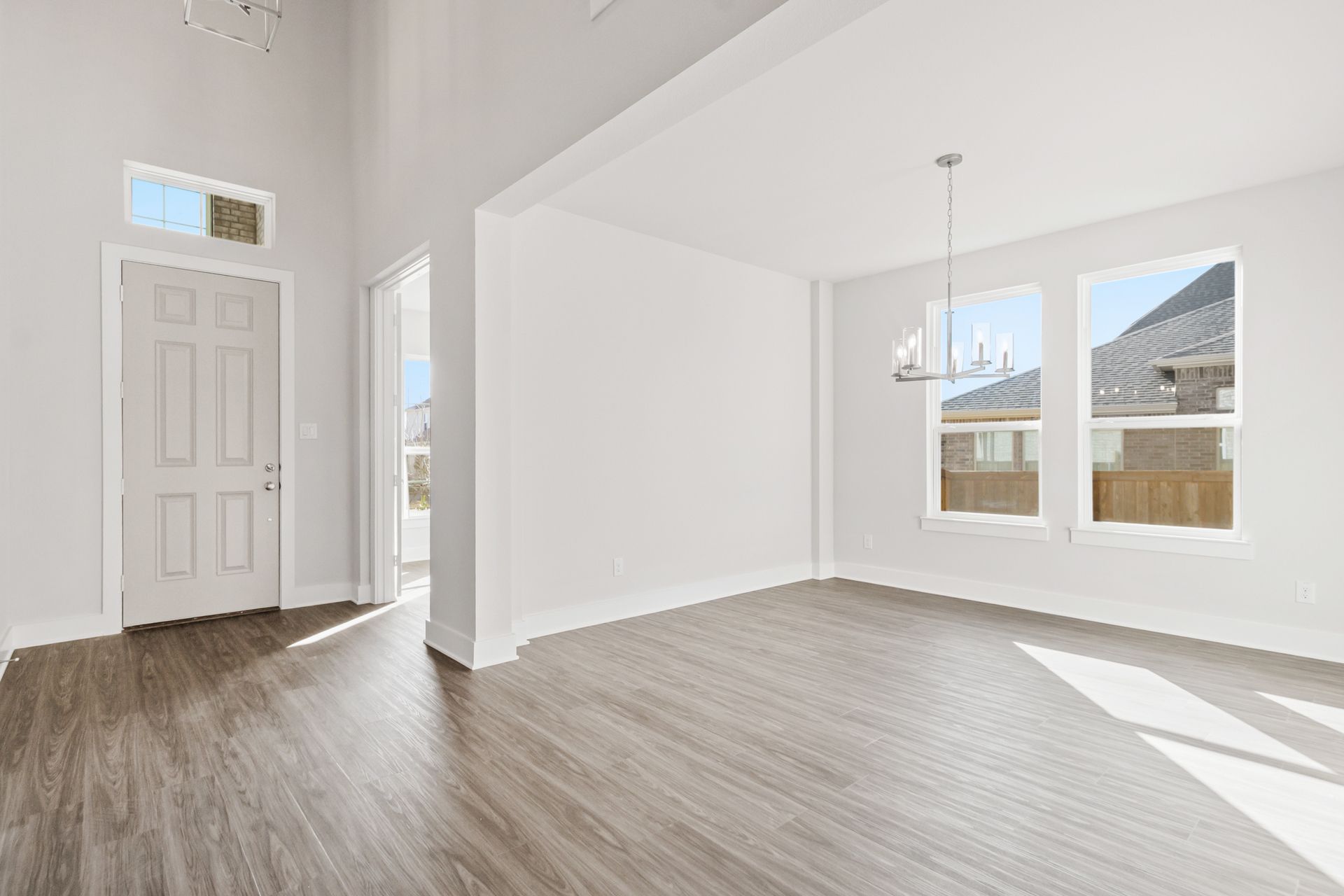 Lyons Crest Estates por Paul Taylor Homes en Dallas Texas