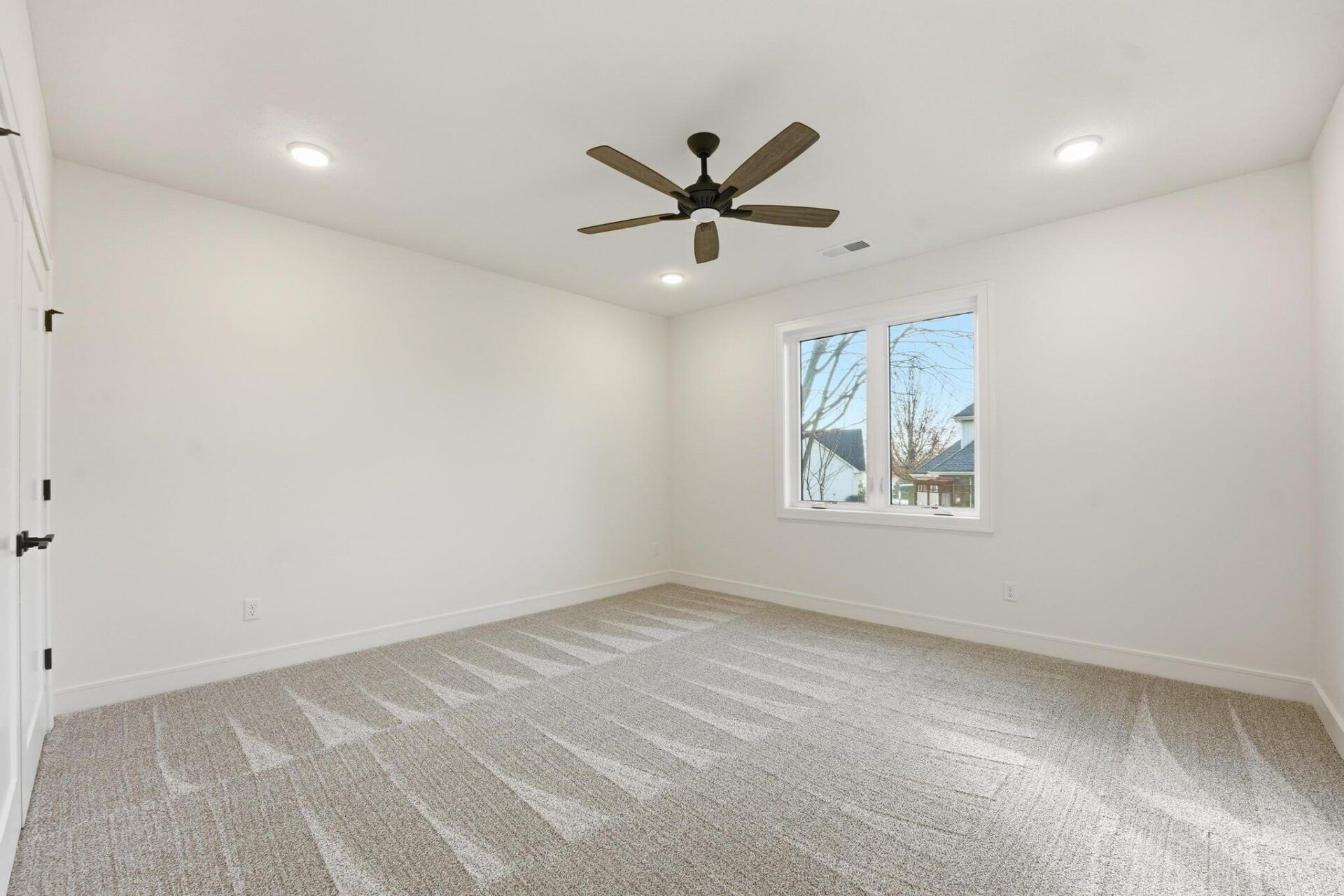 4300 Ne Hideaway Dr. Lees Summit, MO 64064