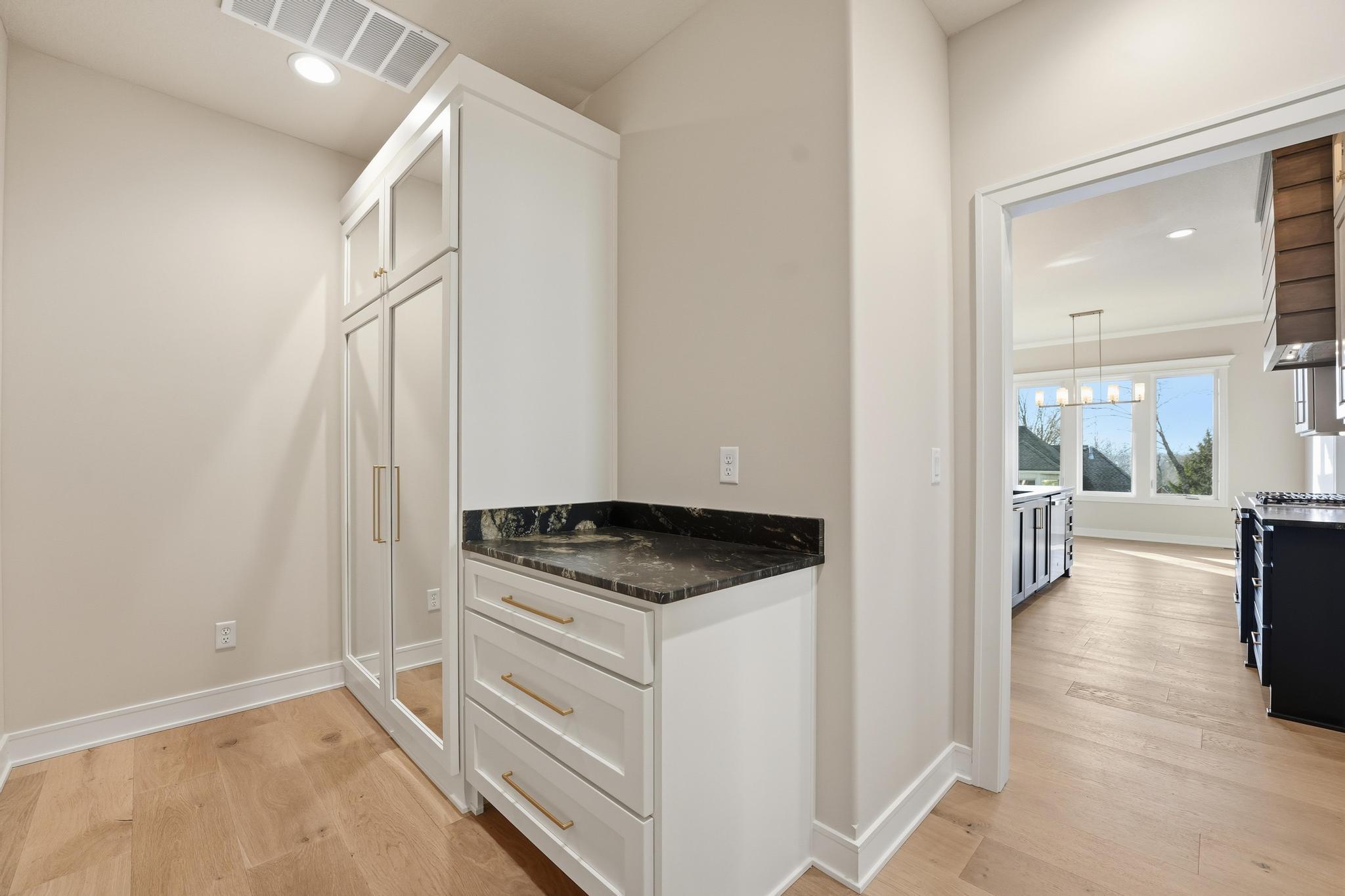 4300 Ne Hideaway Dr. Lees Summit, MO 64064