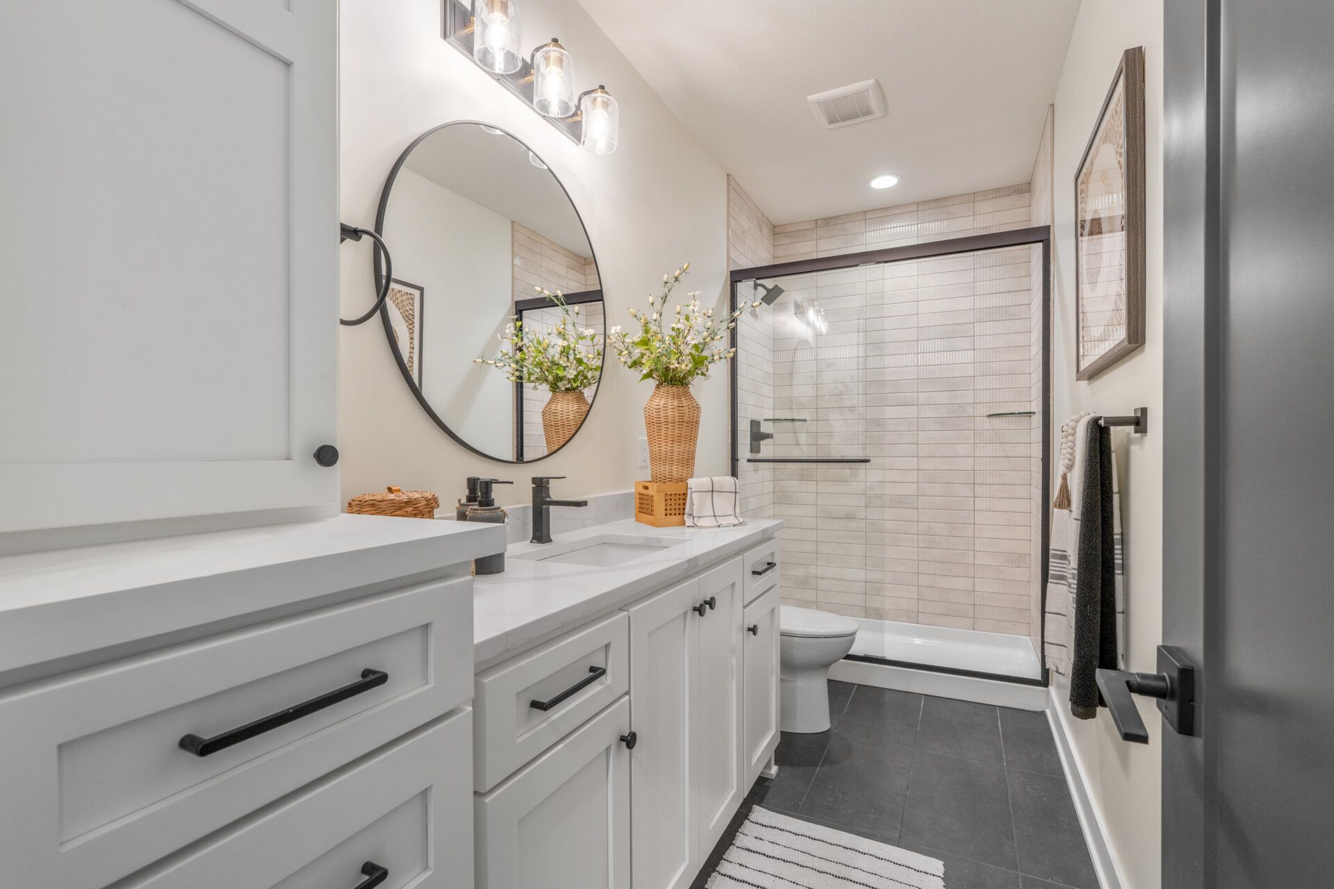 4316 Ne Hideaway Dr. Lees Summit, MO 64064