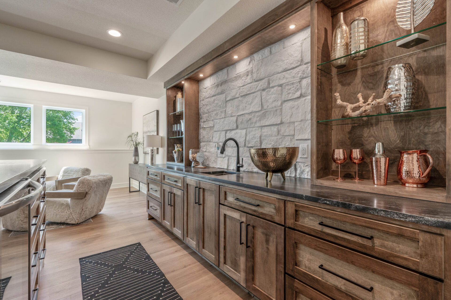 4316 Ne Hideaway Dr. Lees Summit, MO 64064