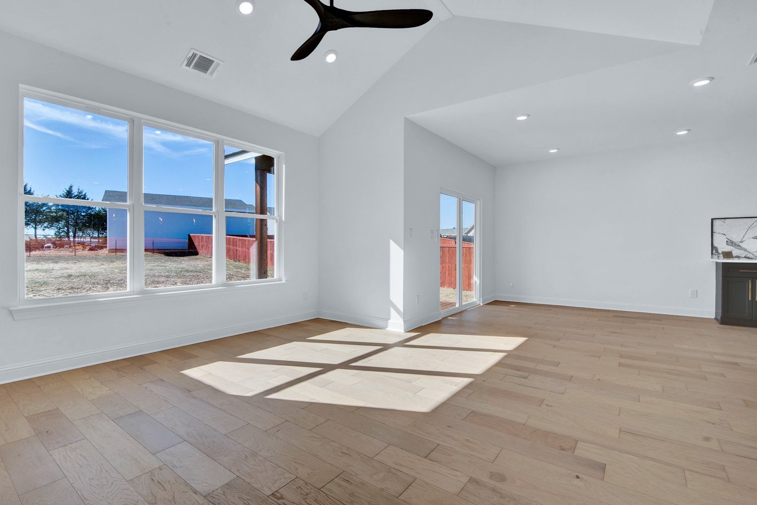 casa en Available Homes For Sale por Divine Homes LLC