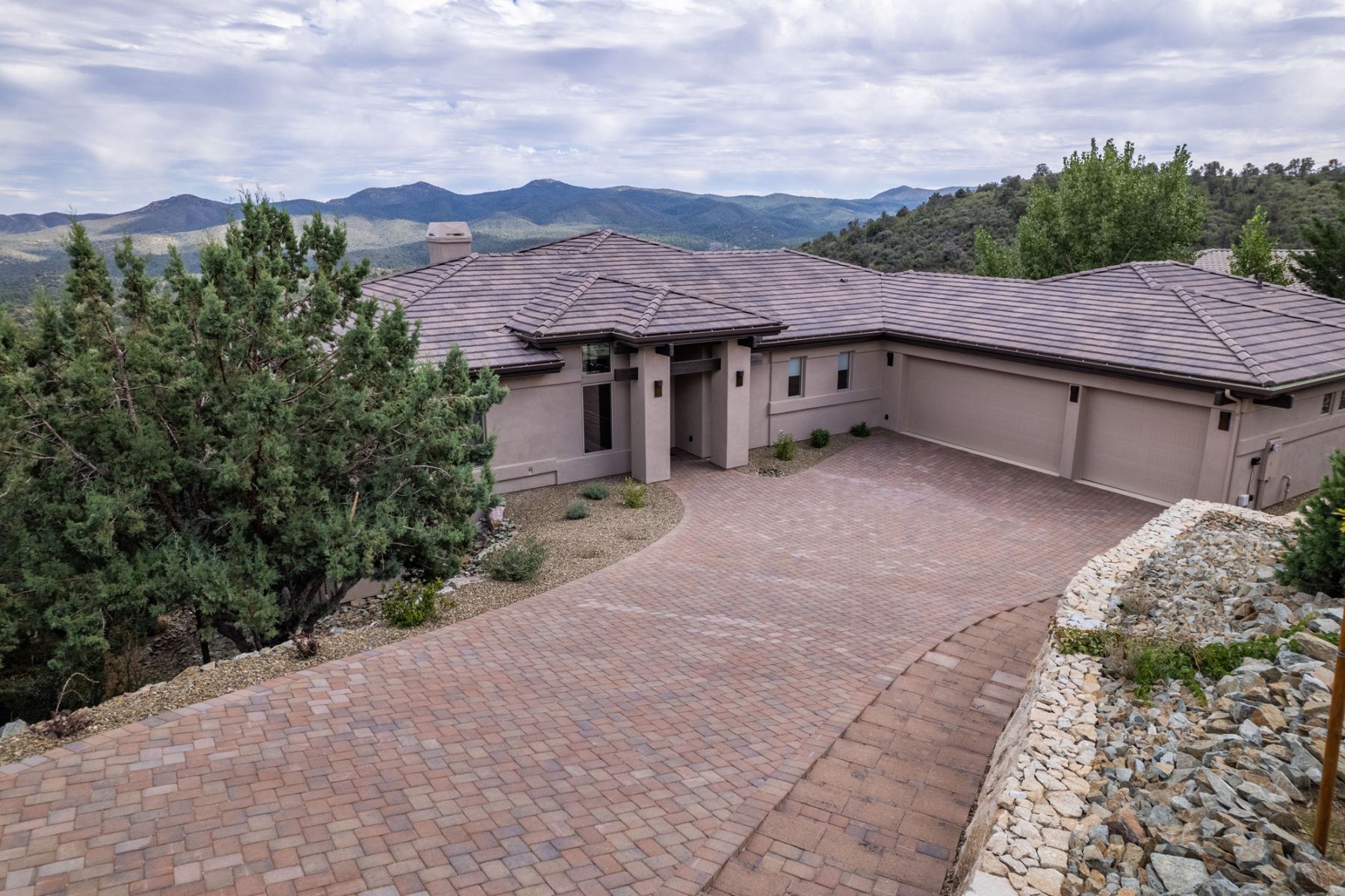 casa en Crystal Creek Builders, Inc. por Crystal Creek Builders, Inc.