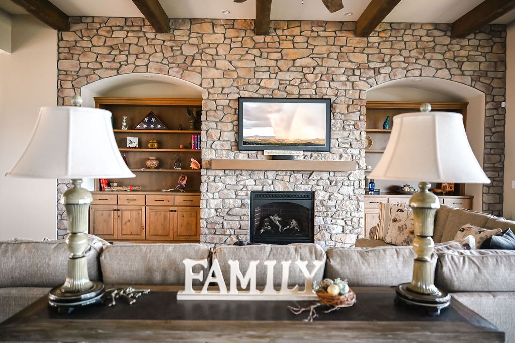 casa en Crystal Creek Builders, Inc. por Crystal Creek Builders, Inc.
