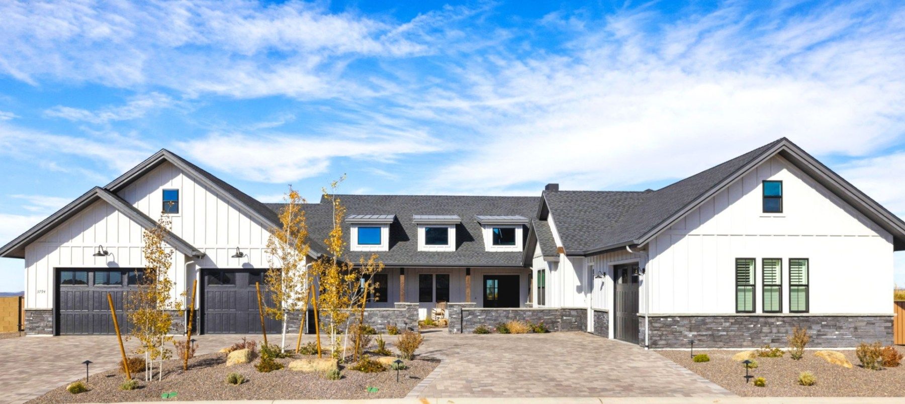 casa en Crystal Creek Builders, Inc. por Crystal Creek Builders, Inc.