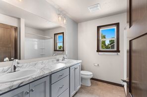 1632 Emerson Court Howard Lauren