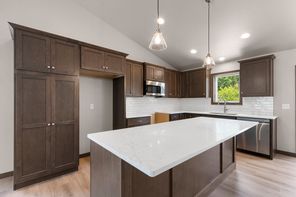 1632 Emerson Court Howard Lauren