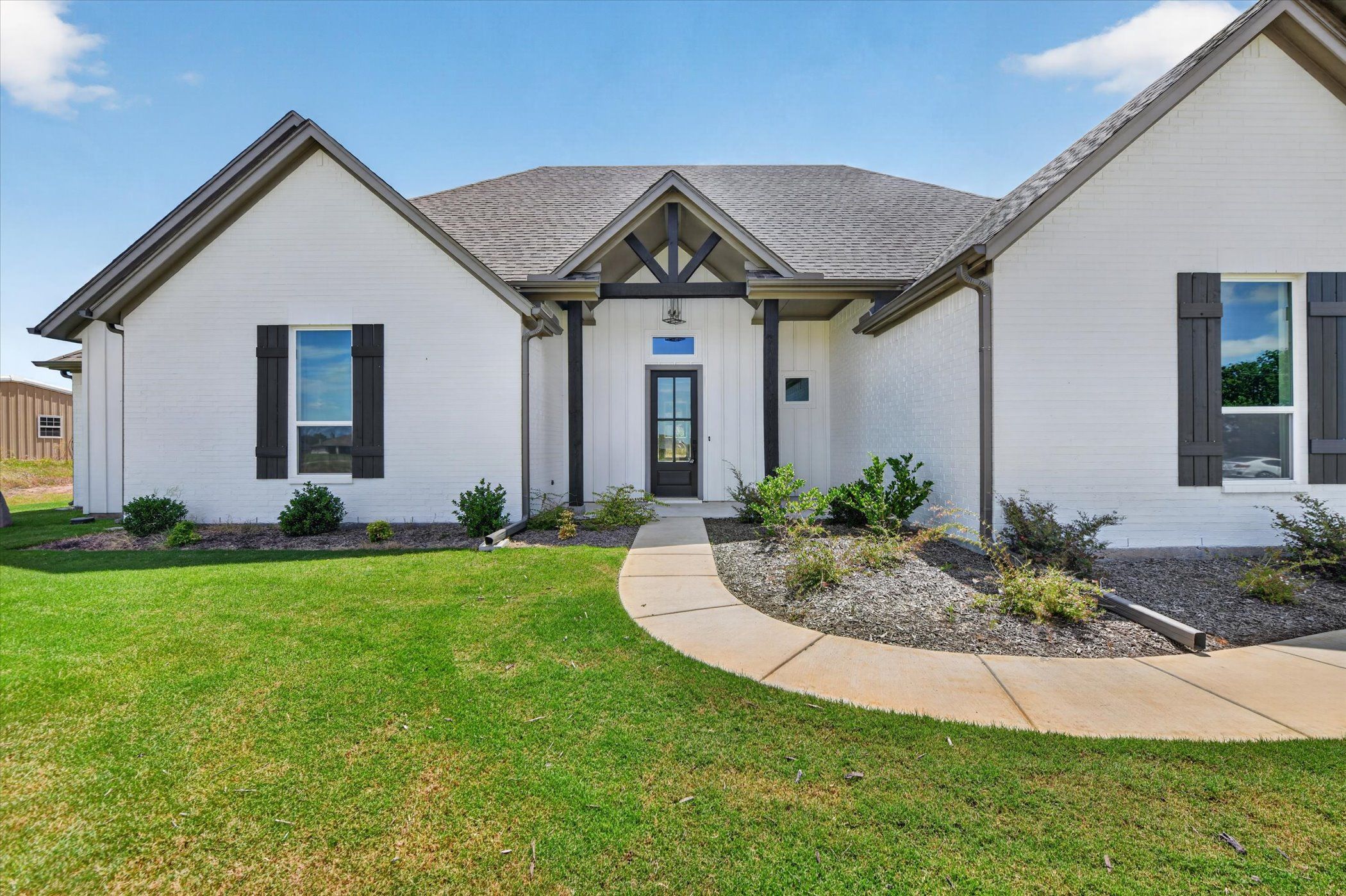 casa en Mcbee Homes 1005 Ronnie CT por McBee Homes