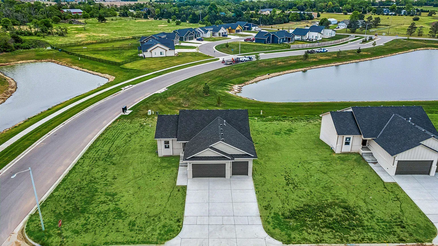 1113 West Trek Circle Goddard. Goddard, KS 67052