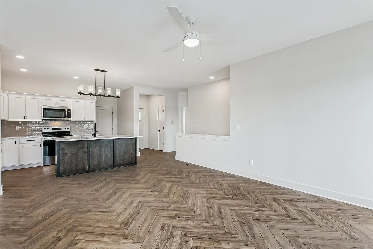 1113 West Trek Circle Goddard. Goddard, KS 67052