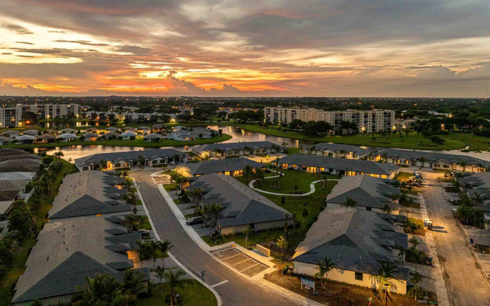 casa en Solera At Avalon Trails por 13th Floor Homes