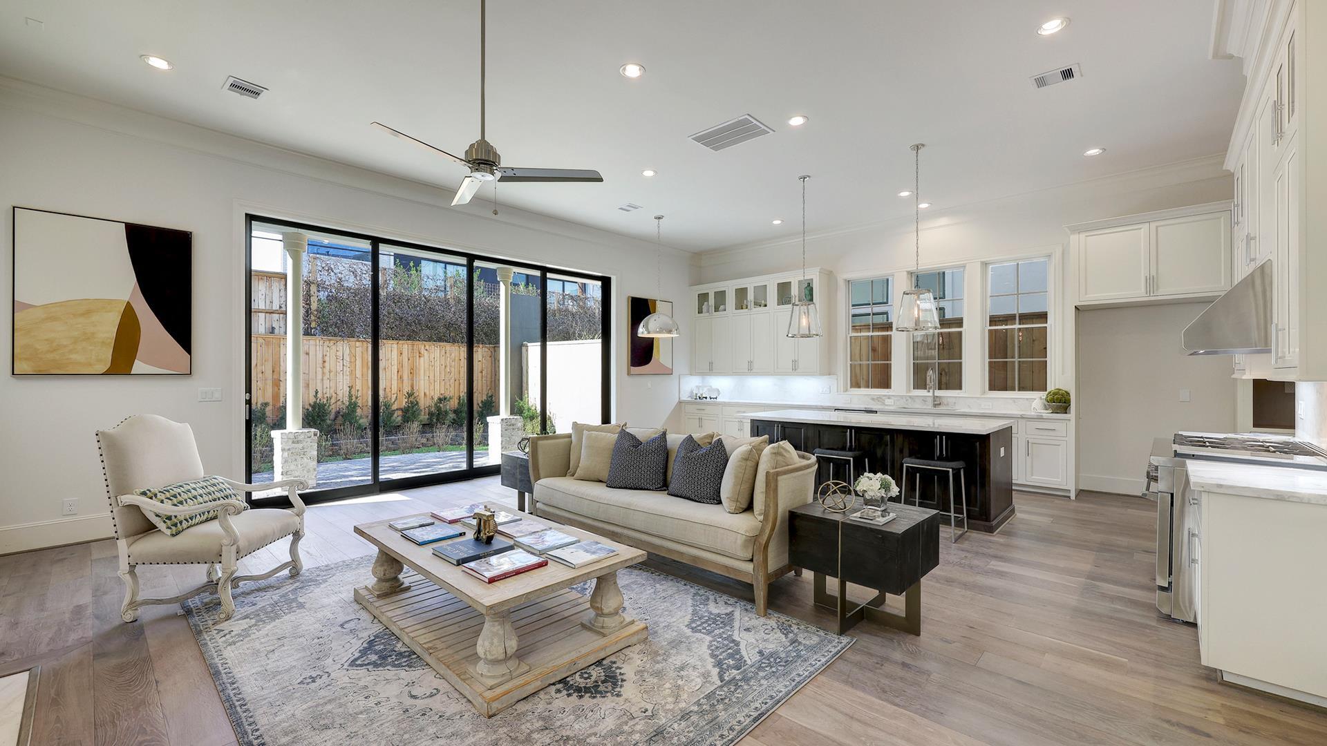 casa en Lake Pointe Green IN Sugar Land por Lovett Homes