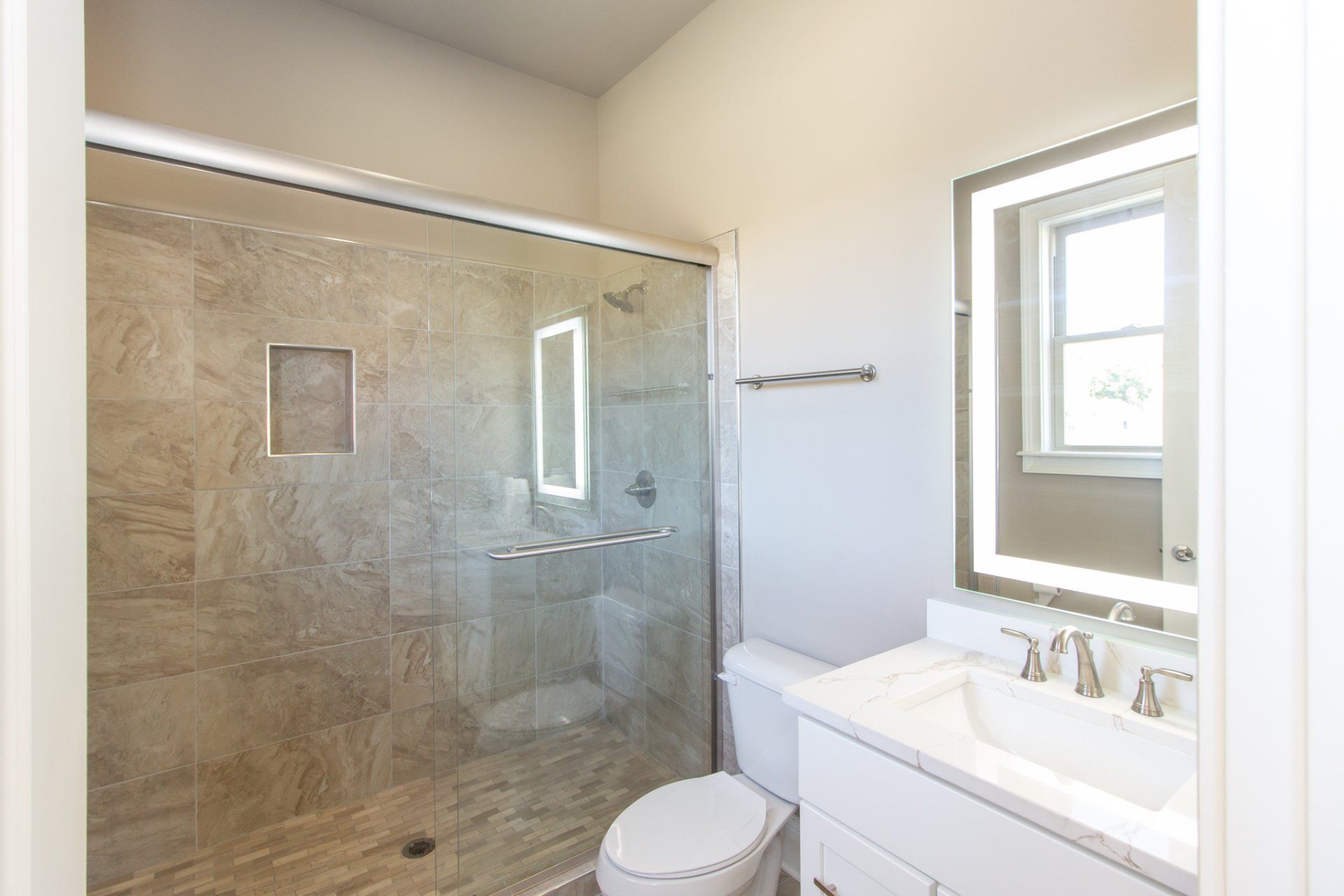 casa en River Oaks por Findo Homes & Communities, Inc.