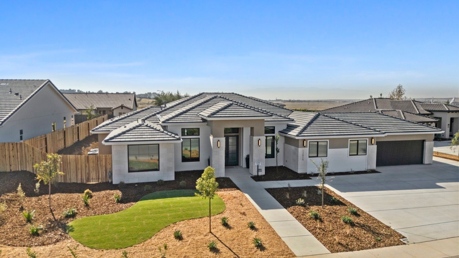casa en Vista Montaire por S&S Homes