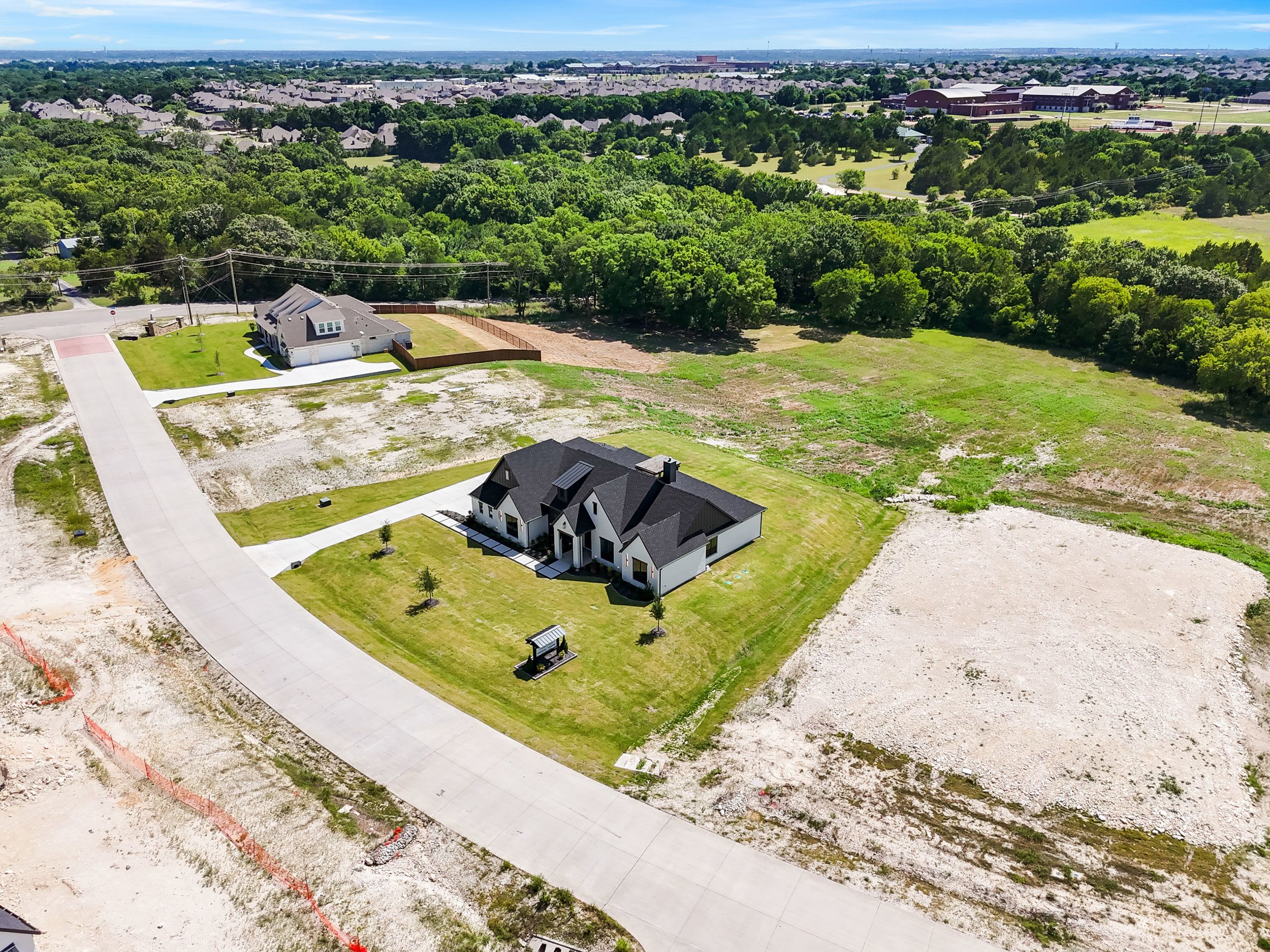 Hidden Lakes por Canyon Creek Custom Homes en Dallas Texas