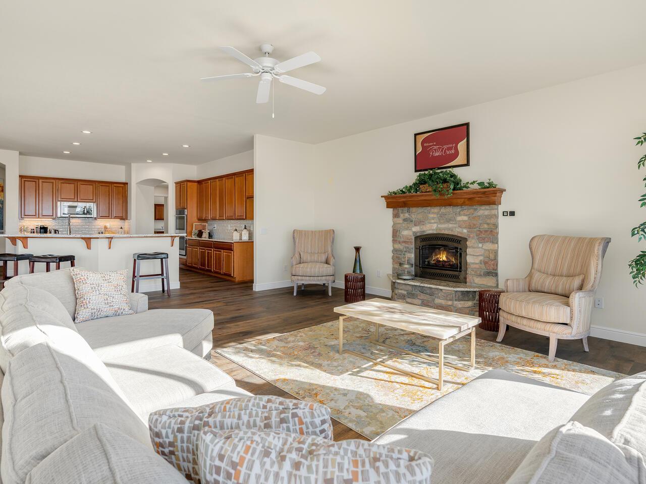casa en The Estates At Mystic Mountain por Artisan Homes