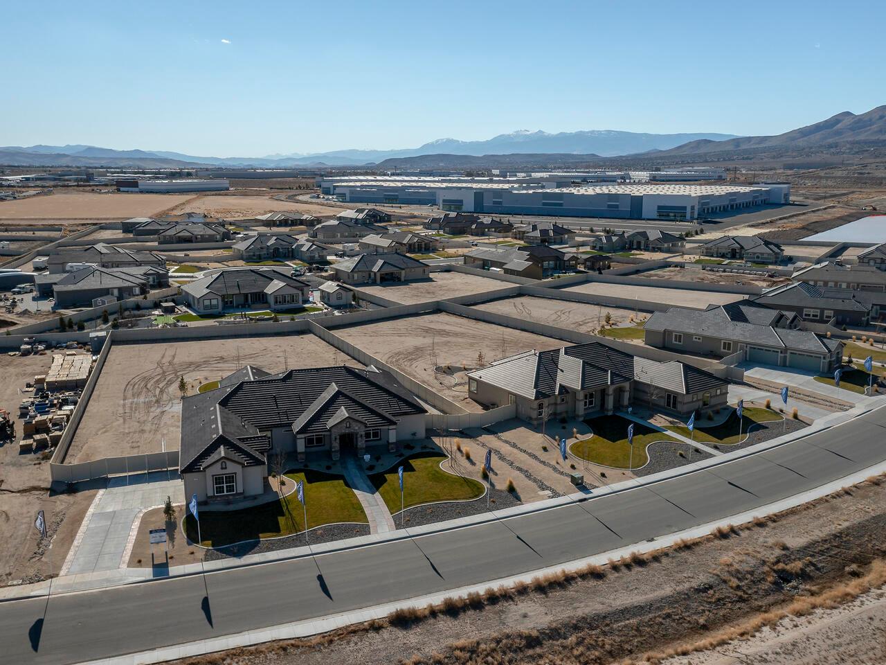 casa en The Estates At Mystic Mountain por Artisan Homes