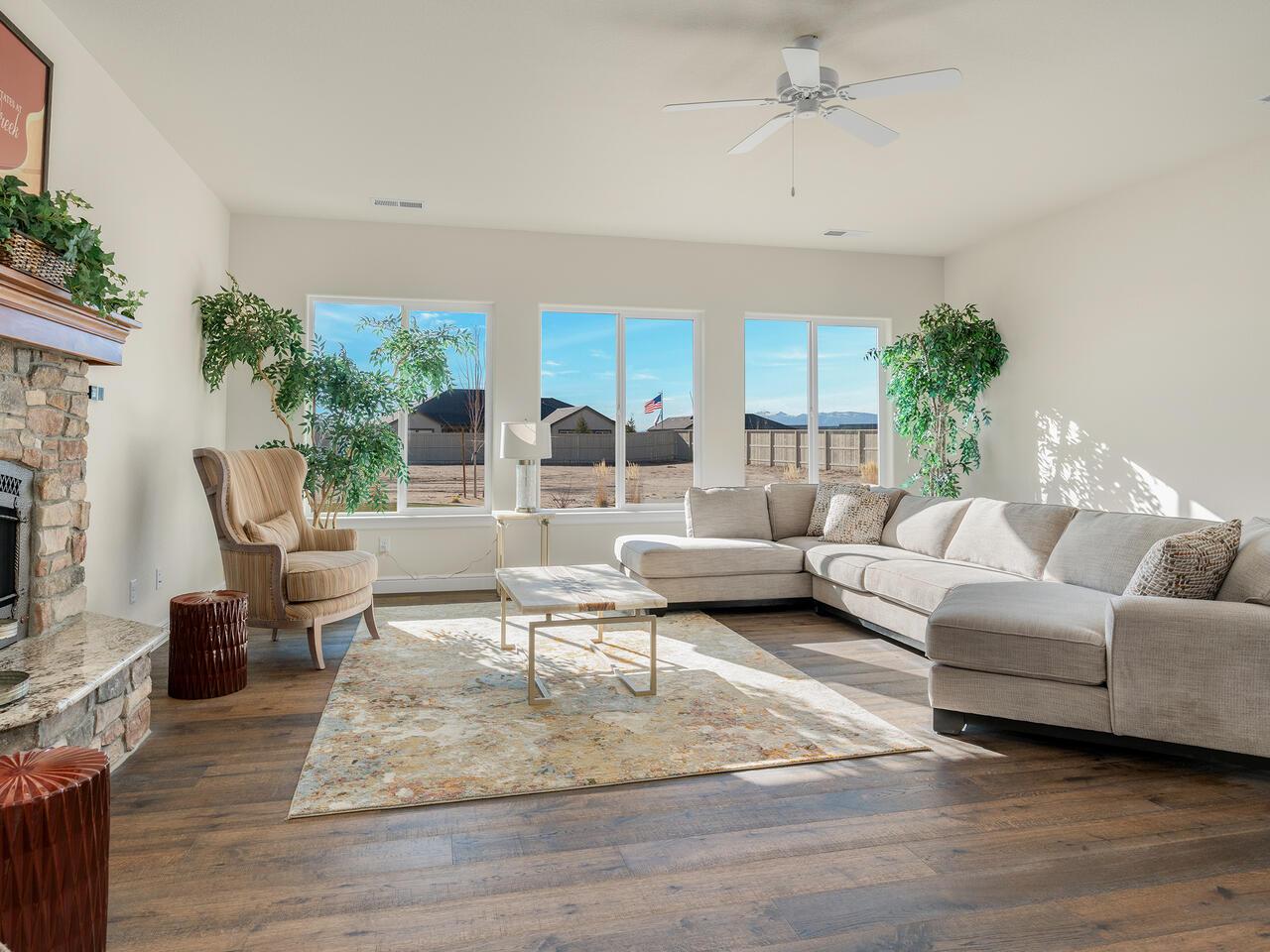 casa en The Estates At Mystic Mountain por Artisan Homes