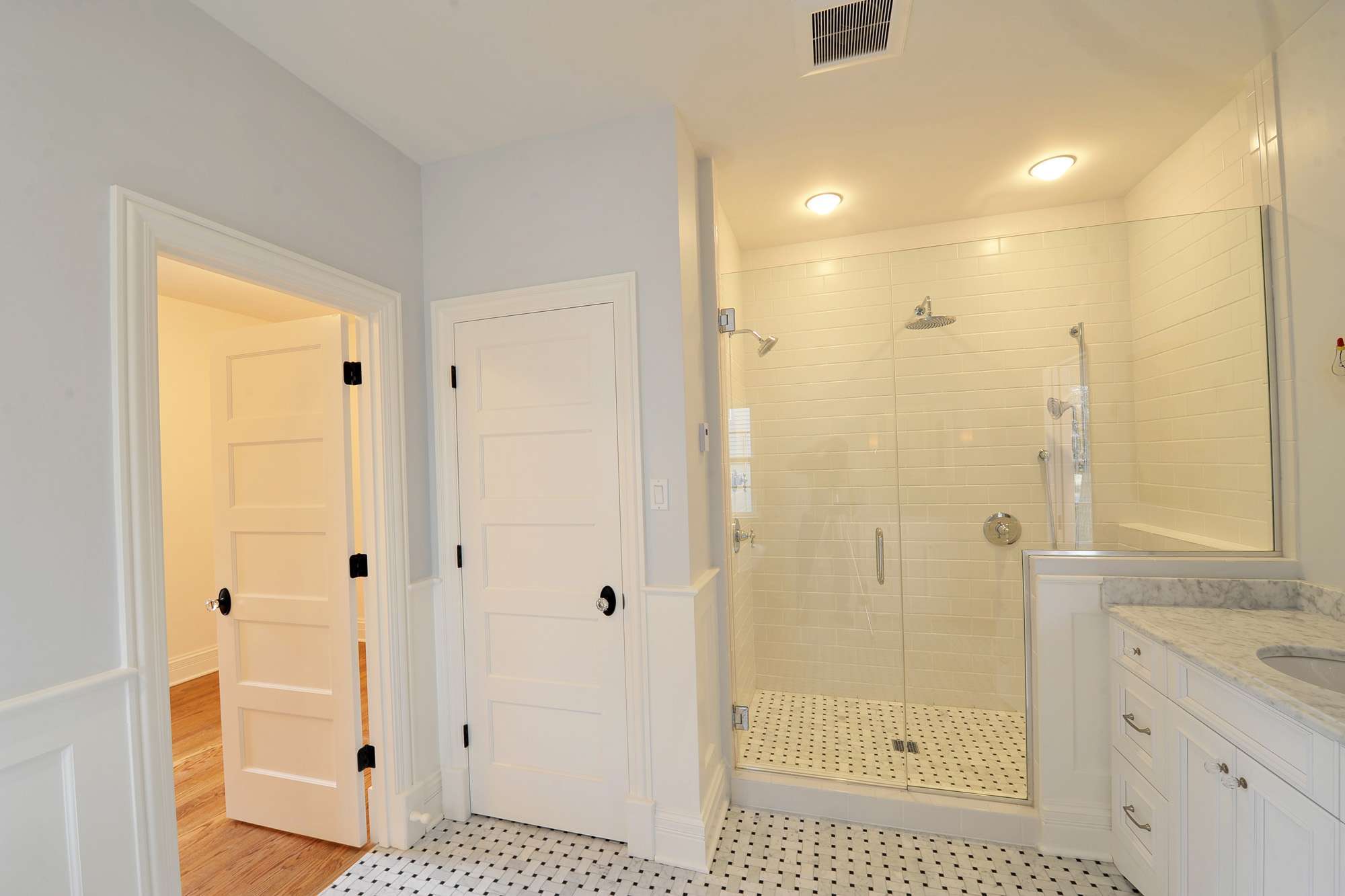 casa en DH Custom Homes, Inc. por DH Custom Homes, Inc.