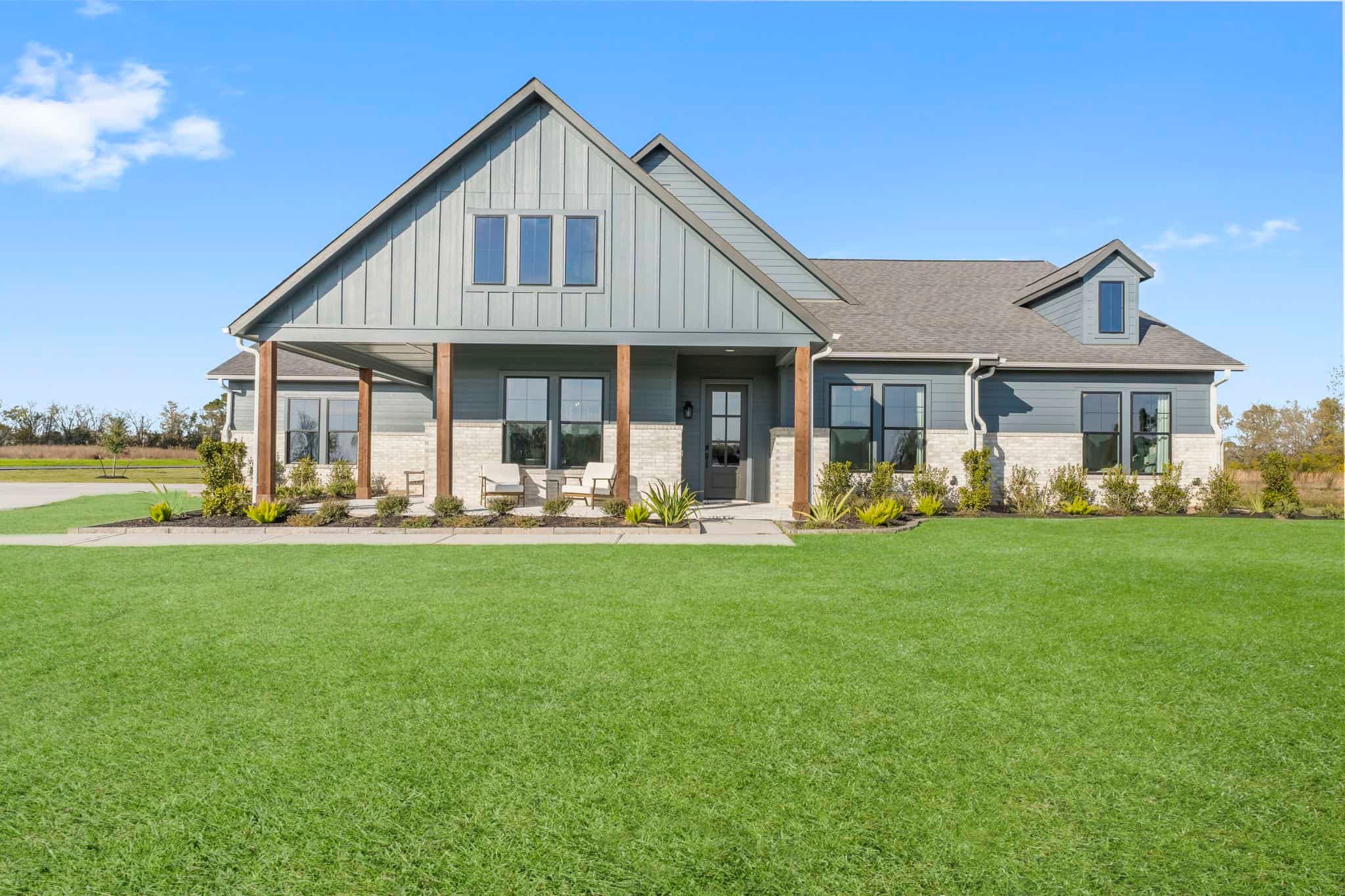 casa en The Manors por Gracepoint Homes