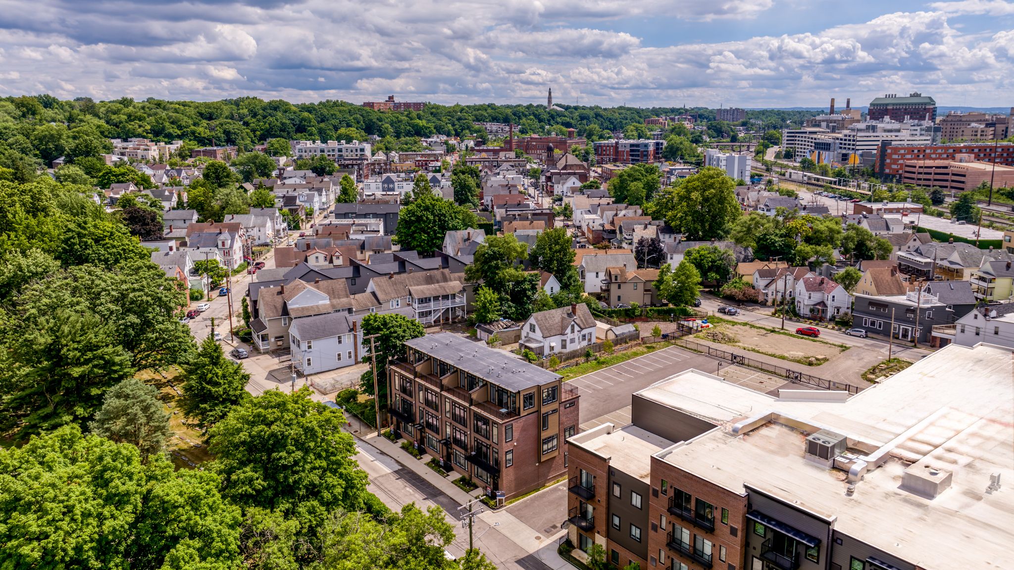 St por Knez Homes en Cleveland Ohio