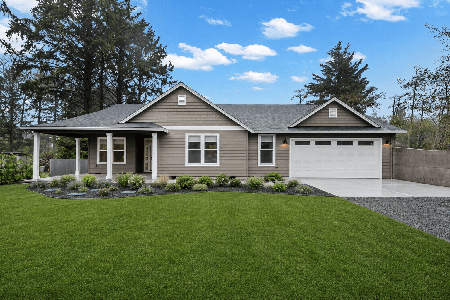 casa en Newrock Homes Inc. por Newrock Homes Inc.