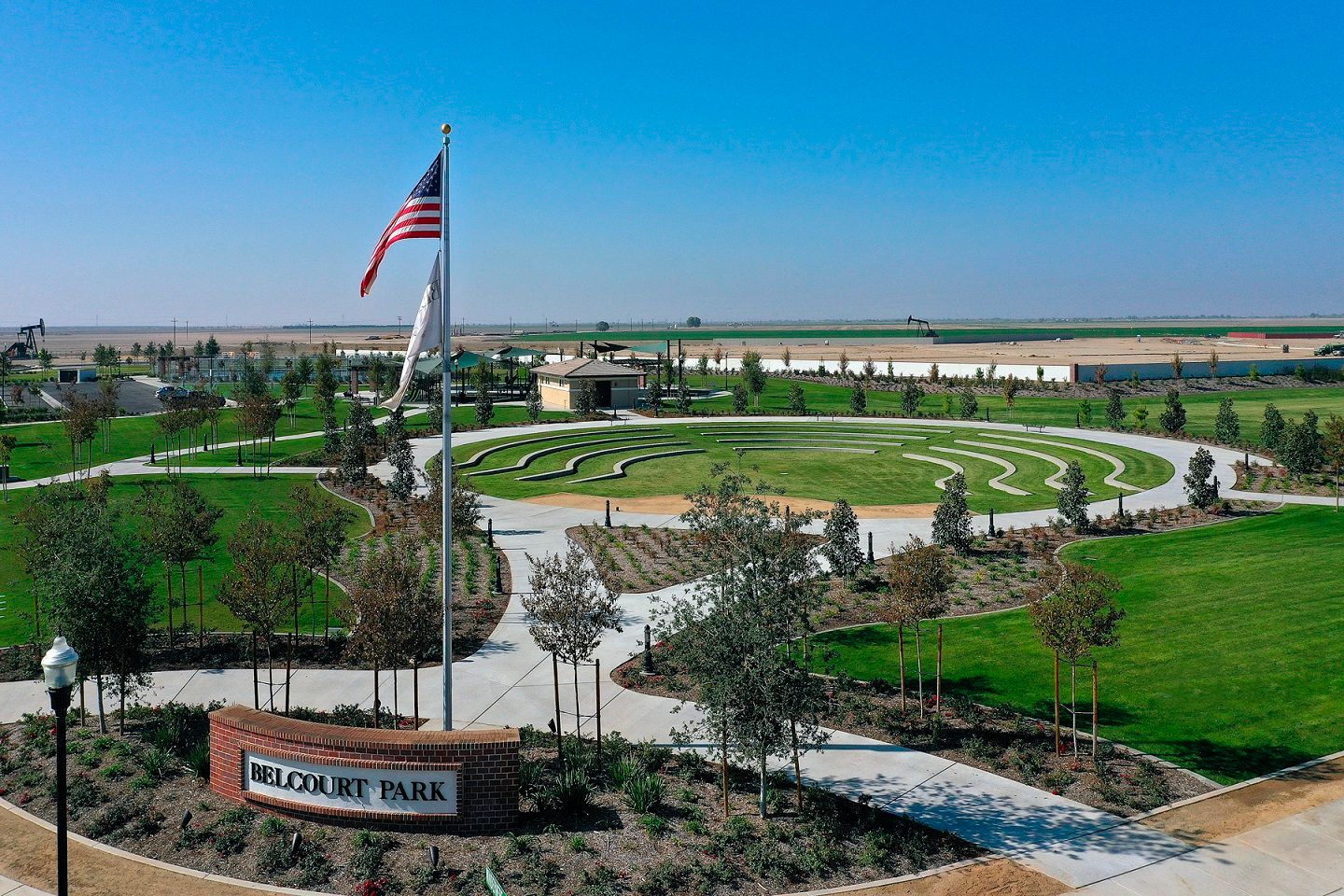 Belcourt por Woodbridge Pacific en Bakersfield California