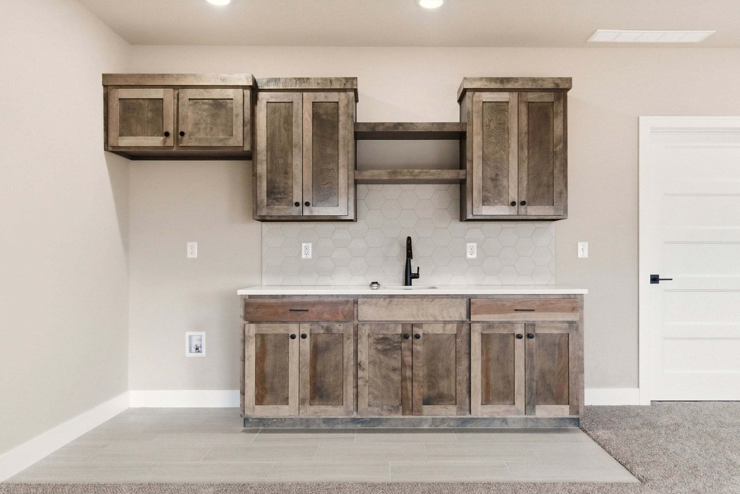 2368 Ne Colonnade Avenue Blue Springs. Blue Springs, MO 64014