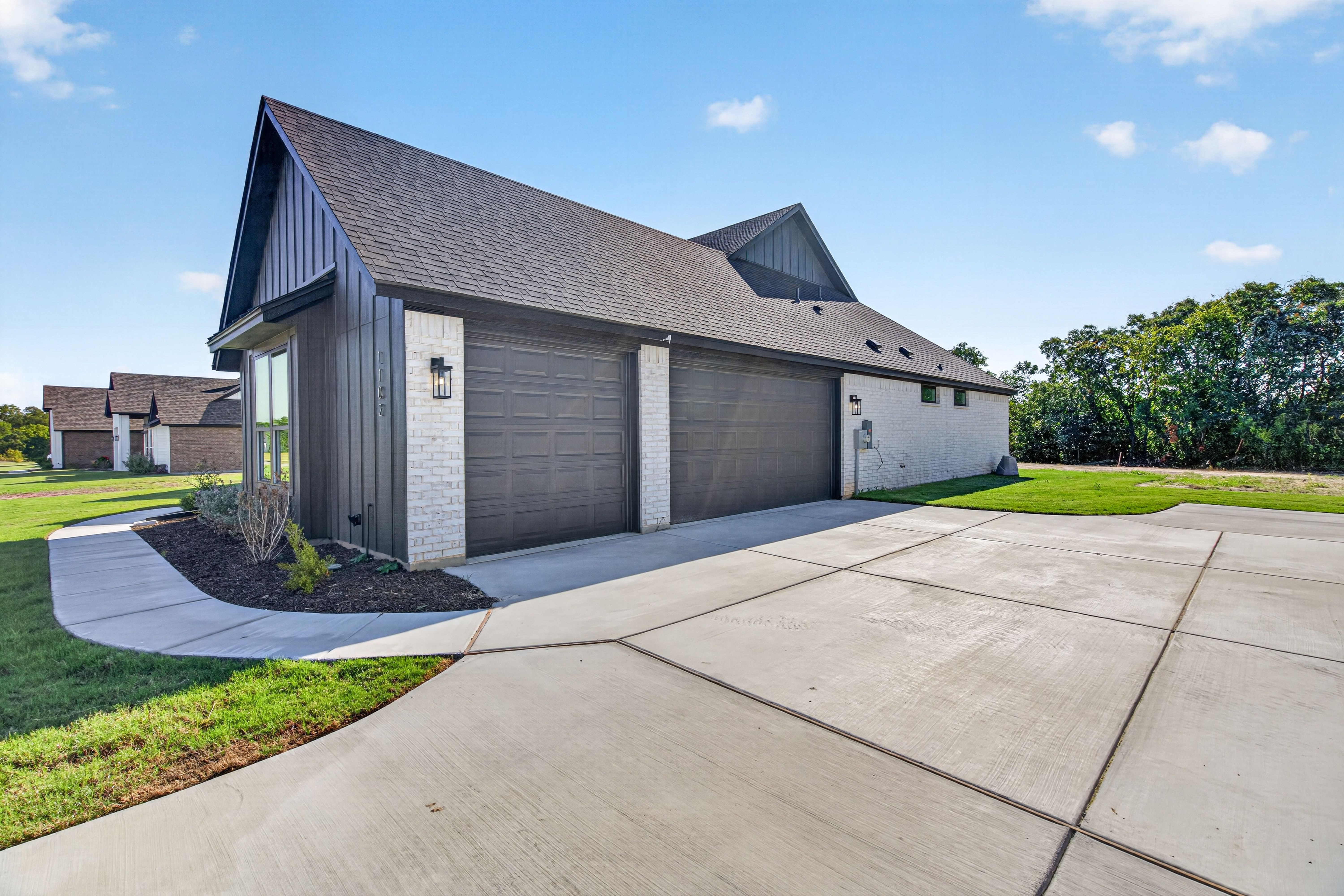 casa en 1102 Silver Sage por McBee Homes