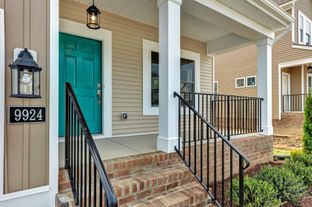 Newmarket Village At Rountrey por Craft Master Homes en Richmond-Petersburg Virginia