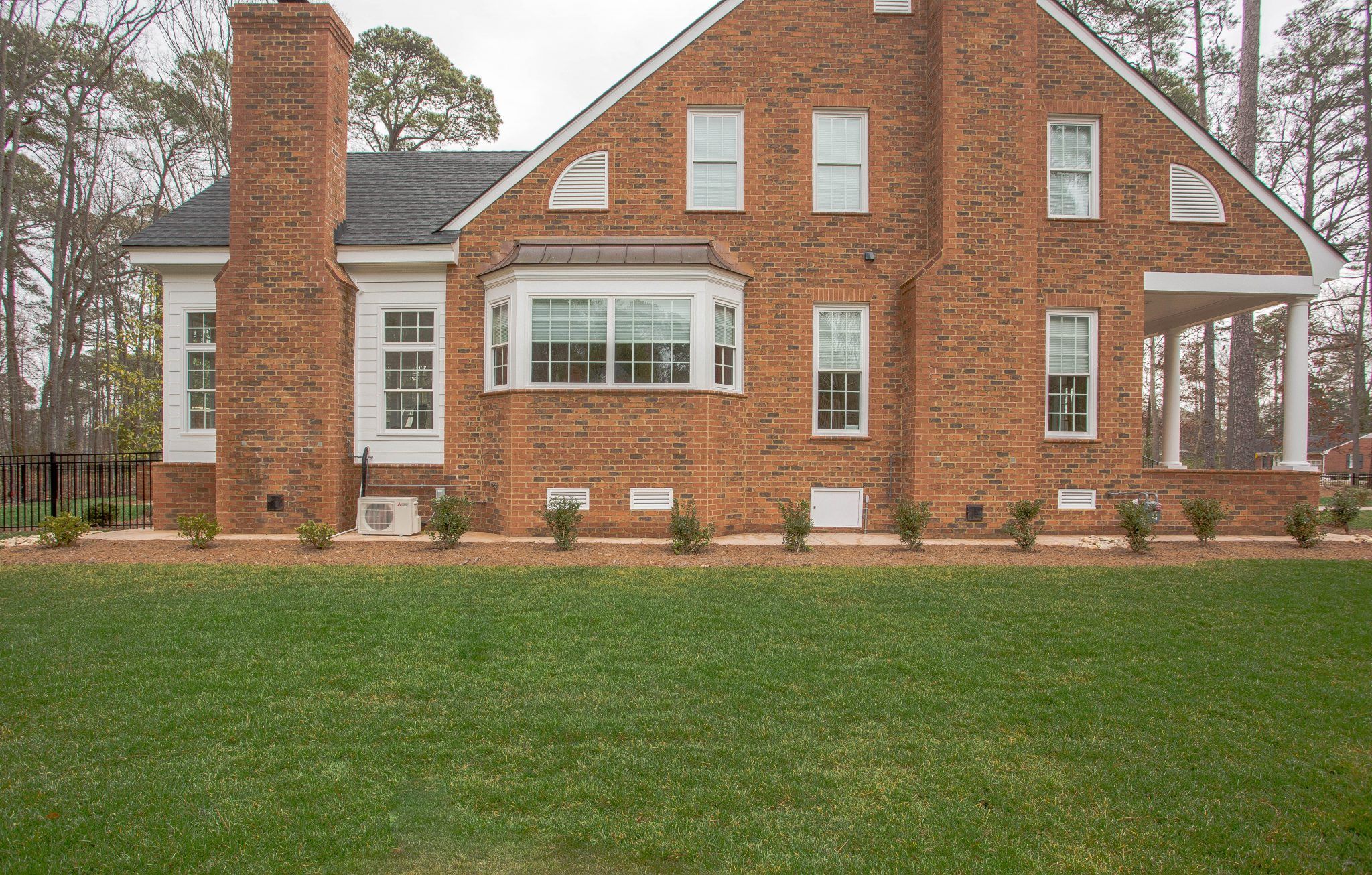 casa en J & R Custom Builders LLC por J & R Custom Builders LLC