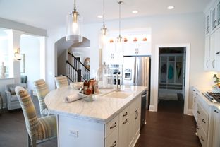 The Bridgewater Club por Wedgewood Building Company en Indianapolis Indiana