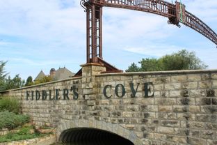 Fiddlers Cove At Prairie Pines New Homes por Craig Sharp Homes en Wichita Kansas